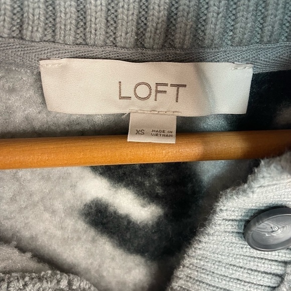 Loft heavy puller over gray sweater, leopard print, womens size XS. - Picture 4 of 5